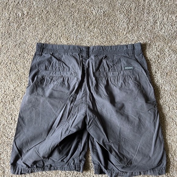 Columbia Mens 32W Gray Khaki Hiking Shorts - Picture 2 of 6